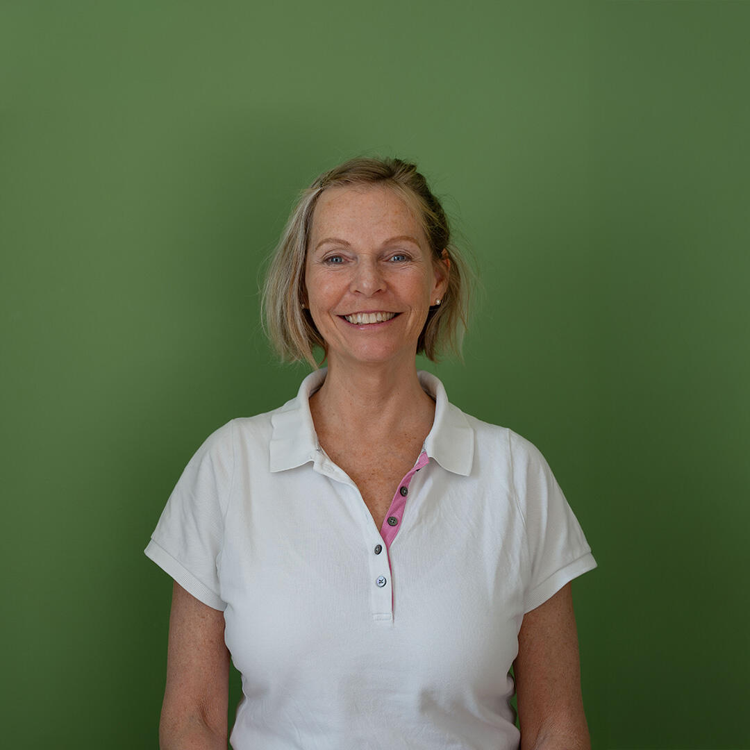 Foto von Jutta Rosskopf mit Logo von Physiotherapie Bartoschek