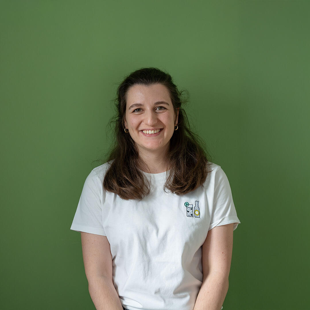 Foto von Christina Bauch mit Logo von Physiotherapie Bartoschek