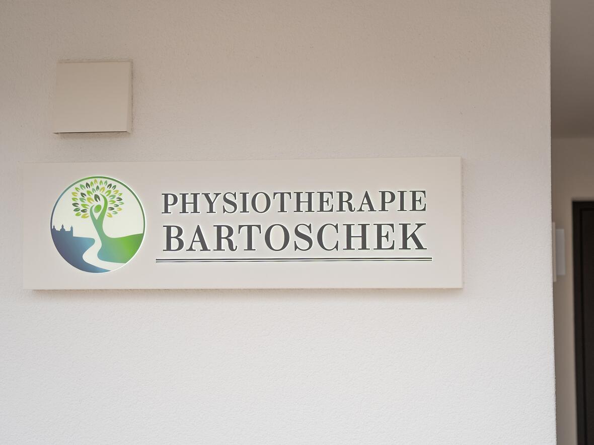 Physiotherapie Bartoschek Praxis Süd Eingangsschild
